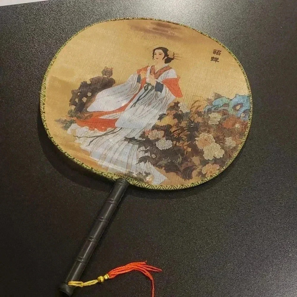 Vintage Chinese/Japanese Hand Painted Silk Paddle Fan - Picture 1 of 5
